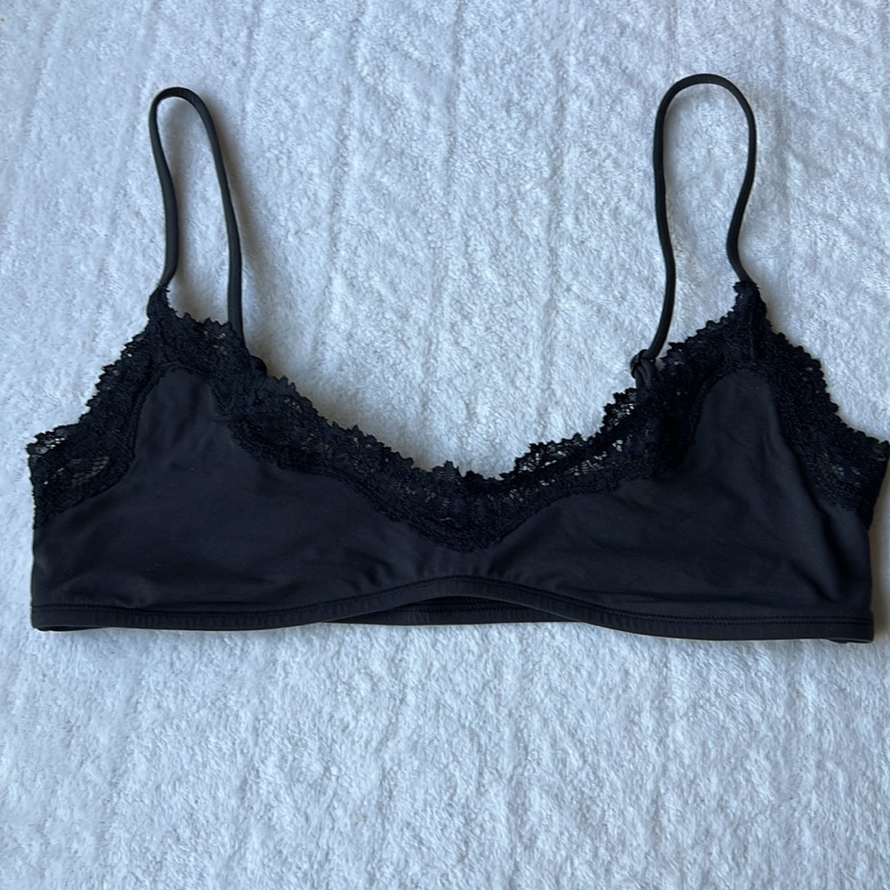 SKIMS Fits Everybody Lace Scoop Bralette - Picture 5 of 13
